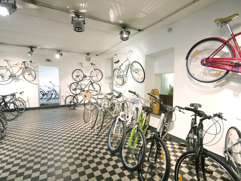Laden-2012-02