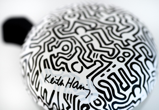 db2501 1 Liix-Design-Bell-Keith-Haring-People