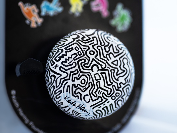 db2501 2 Liix-Design-Bell-Keith-Haring-People