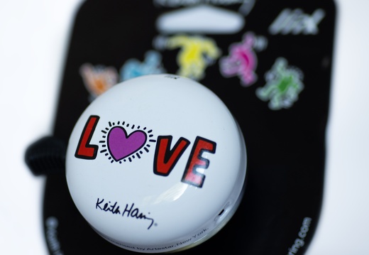 db2502 2 Liix-Design-Bell-Keith-Haring-Love